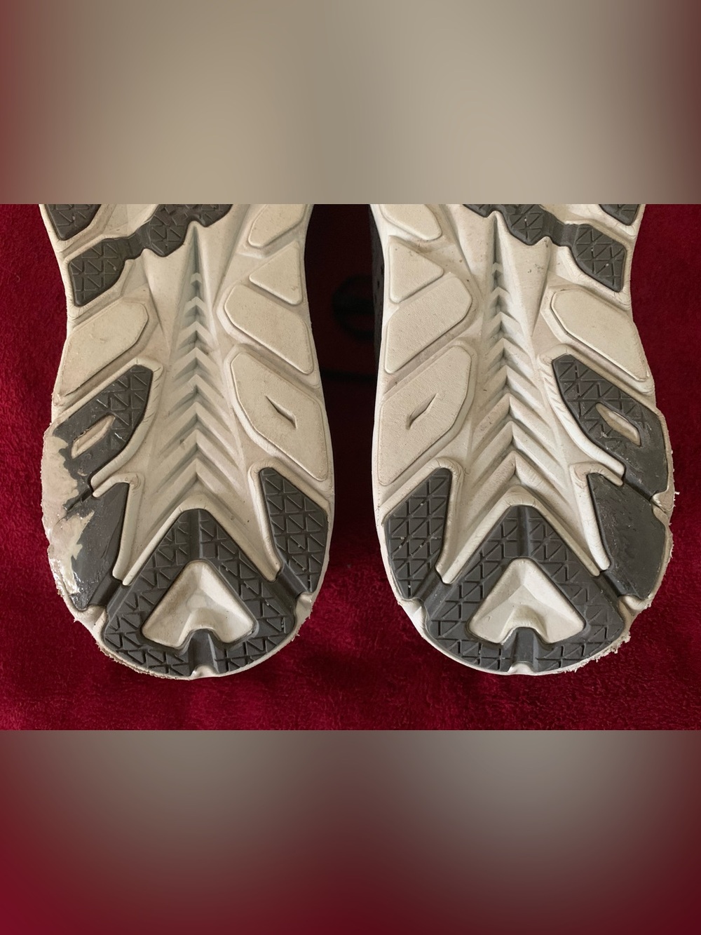 Hoka one one Clifton8 Men's Gray Running Shoes with red gold, size 12 D - Picture 10 of 16